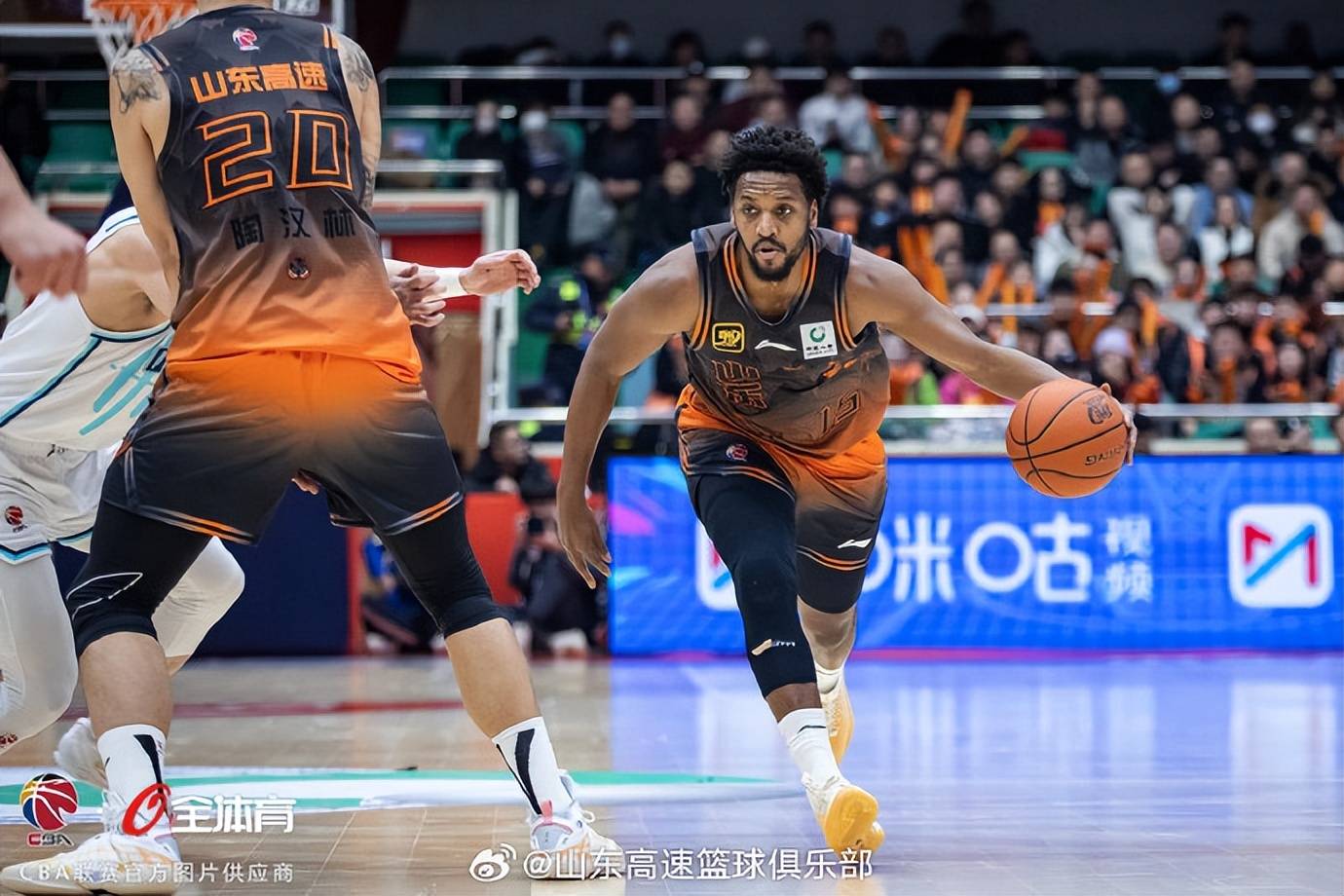 从法兰克福战术微调备战CBA季后赛到山东泰山豪取连胜备战社区盾，Ming在中国队比赛中回归赛场的简单介绍