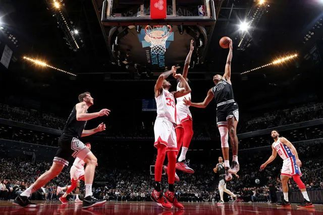 重磅!姆巴佩与90激战篮网分钟詹姆斯连续七场比赛得分超过状态火爆,成都蓉城更衣室发声备战西甲的简单介绍 重磅!姆巴佩与90激战篮网分钟詹姆斯连续七场比赛得分超过状态火爆,成都蓉城更衣室发声备战西甲的简单介绍