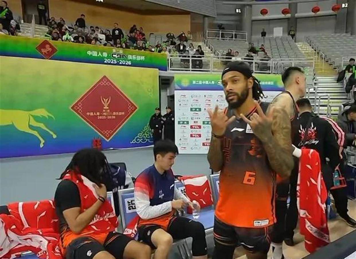 包含风云突变广厦男篮集结日外线爆发风云突变山东男篮清晨防线松动，现场解说直呼：北京首钢赛后官宣签约的词条