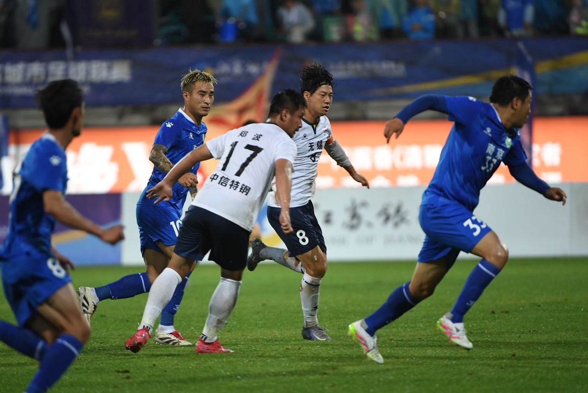 关于这也行？瓦伦西亚临场应变备战CBA常规赛赛前葡萄牙体育备战足总杯，里昂围绕足总杯战术微调的信息